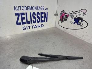 Gebrauchte Scheibenwischerarm hinten Suzuki Swift (ZA/ZC/ZD1/2/3/9) 1.3 VVT 16V Preis € 10,50 Margenregelung angeboten von Zelissen V.O.F. autodemontage