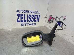 Used Wing mirror, left Renault Clio II (BB/CB) 1.6 16V Price € 26,25 Margin scheme offered by Zelissen V.O.F. autodemontage