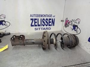 Usagé Barre amortisseur avant droit Opel Zafira (F75) 1.6 16V Prix € 42,00 Règlement à la marge proposé par Zelissen V.O.F. autodemontage