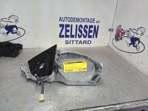 Usagé Rétroviseur extérieur droit Suzuki Swift (ZA/ZC/ZD) 1.6 Sport VVT 16V Prix € 152,25 Règlement à la marge proposé par Zelissen V.O.F. autodemontage