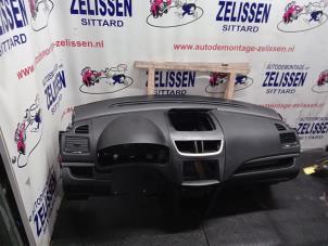 Used Dashboard Suzuki Swift (ZA/ZC/ZD) 1.6 Sport VVT 16V Price € 288,75 Margin scheme offered by Zelissen V.O.F. autodemontage
