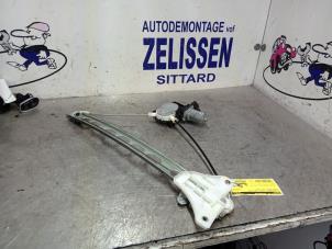 Usagé Mécanique vitre 4portes avant gauche Suzuki Swift (ZA/ZC/ZD) 1.6 Sport VVT 16V Prix € 68,25 Règlement à la marge proposé par Zelissen V.O.F. autodemontage