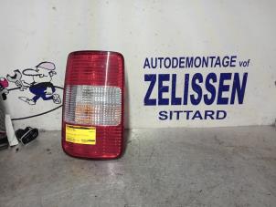 Usados Luz trasera izquierda Volkswagen Caddy III (2KA,2KH,2CA,2CH) 1.9 TDI Precio € 31,50 Norma de margen ofrecido por Zelissen V.O.F. autodemontage