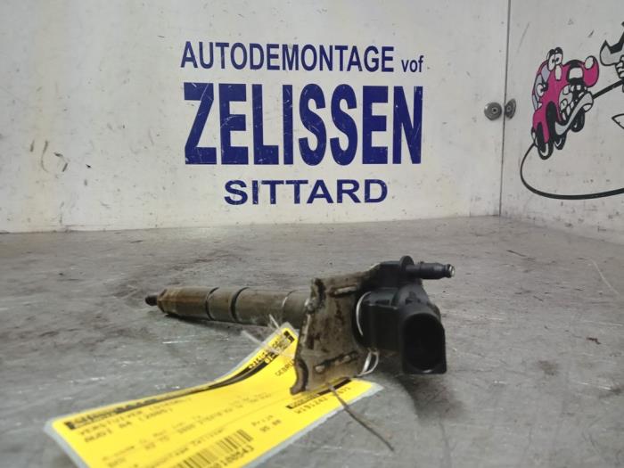 Usagé Injecteurs Audi A4 Avant (B7) 3.0 TDI V6 24V Prix € 99,75 Règlement à la marge proposé par Zelissen V.O.F. autodemontage