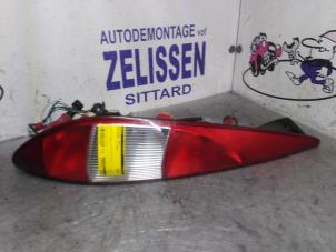 Used Taillight, left Ford Mondeo III Wagon 2.0 16V Price € 26,25 Margin scheme offered by Zelissen V.O.F. autodemontage