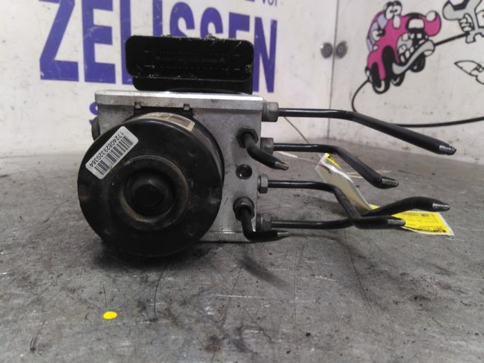 ABS pump from a Peugeot 207/207+ (WA/WC/WM) 1.4 16V 2007