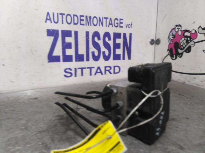 Używane Pompa ABS Peugeot 207/207+ (WA/WC/WM) 1.4 16V Cena € 178,50 Procedura marży oferowane przez Zelissen V.O.F. autodemontage