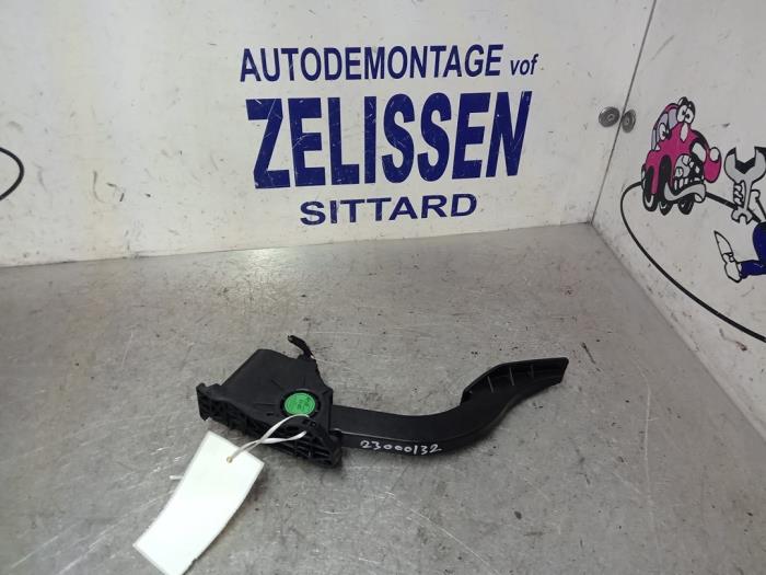 Używane Pedal gazu Opel Karl 1.0 12V Cena € 36,75 Procedura marży oferowane przez Zelissen V.O.F. autodemontage