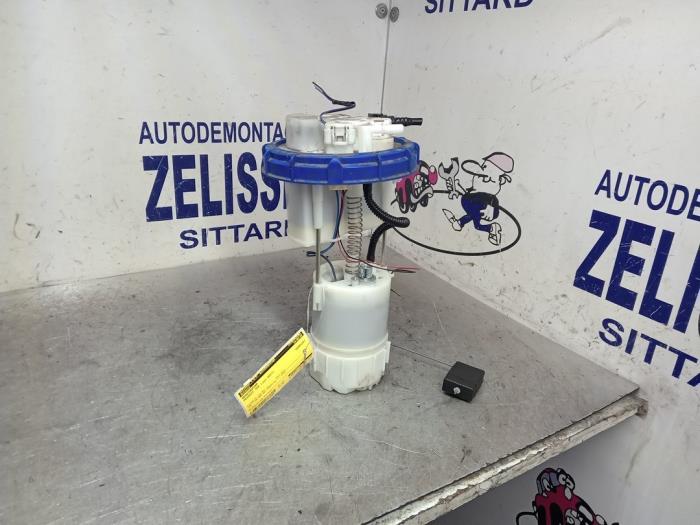 Begagnade Bensinpump Peugeot 108 1.0 12V Pris € 57,75 Marginaltabell erbjuds av Zelissen V.O.F. autodemontage