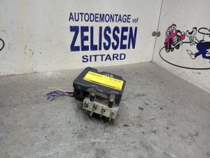 Usagé Pompe ABS Peugeot 108 1.0 12V Prix € 183,75 Règlement à la marge proposé par Zelissen V.O.F. autodemontage