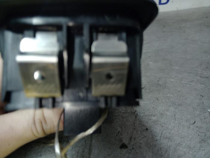 AIH headlight switch from a Fiat Grande Punto (199) 1.4 16V 2008