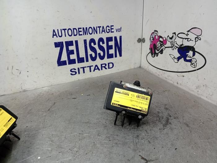 Gebrauchte ABS Pumpe Opel Vivaro 2.0 CDTI Preis € 204,75 Margenregelung angeboten von Zelissen V.O.F. autodemontage