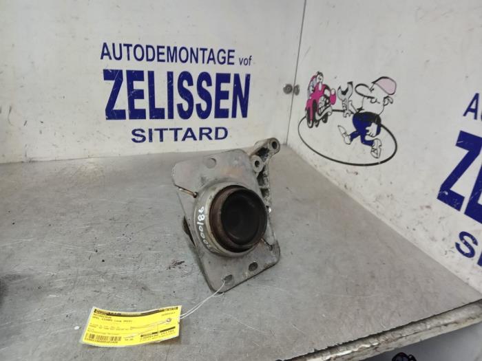 Gebrauchte Motorlager Opel Vivaro 2.0 CDTI Preis € 42,00 Margenregelung angeboten von Zelissen V.O.F. autodemontage