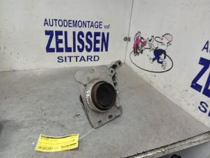 Used Engine mount Opel Vivaro 2.0 CDTI Price € 42,00 Margin scheme offered by Zelissen V.O.F. autodemontage