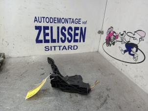 Used Accelerator pedal Mitsubishi Colt (Z2/Z3) 1.3 16V Price € 31,50 Margin scheme offered by Zelissen V.O.F. autodemontage