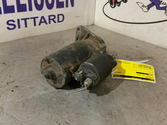 Anlasser van een Volkswagen Passat Variant (35I) 1.8 i CL,GL,GT 1992