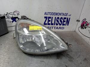 Used Headlight, right Mercedes A (W169) 1.5 A-150 3-Drs. Price € 42,00 Margin scheme offered by Zelissen V.O.F. autodemontage