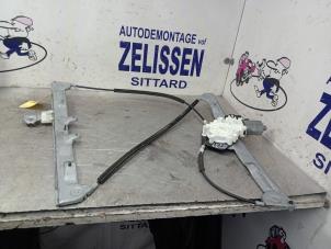 Usagé Lève vitre électrique avant gauche Mitsubishi Colt (Z2/Z3) 1.3 16V Prix € 52,50 Règlement à la marge proposé par Zelissen V.O.F. autodemontage
