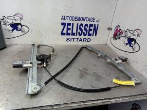 Usagé Mécanique vitre 2portes avant droite Mitsubishi Colt (Z2/Z3) 1.3 16V Prix € 52,50 Règlement à la marge proposé par Zelissen V.O.F. autodemontage