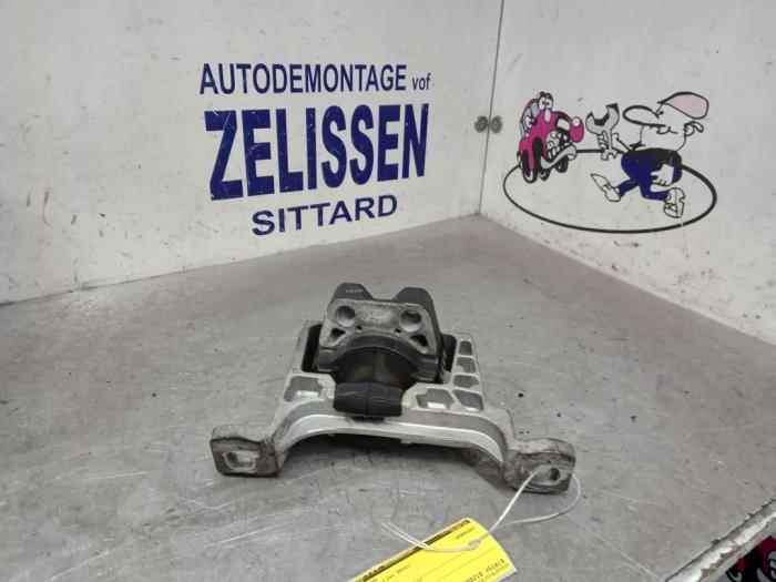 Used Engine mount Ford Focus 3 Wagon 1.6 TDCi Price € 52,50 Margin scheme offered by Zelissen V.O.F. autodemontage