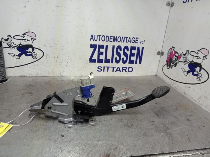 Używane Pedal hamulca Ford Focus 3 Wagon 1.6 TDCi Cena € 36,75 Procedura marży oferowane przez Zelissen V.O.F. autodemontage
