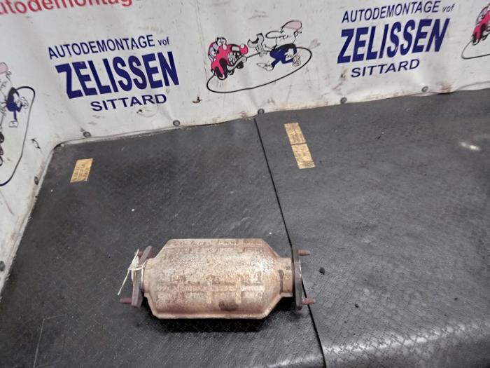 Gebrauchte Katalysator Kia Carens II (FJ) 1.8i 16V Preis auf Anfrage angeboten von Zelissen V.O.F. autodemontage