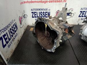 Używane Skrzynia biegów Ford Focus 1 Wagon 1.6 16V Cena € 262,50 Procedura marży oferowane przez Zelissen V.O.F. autodemontage