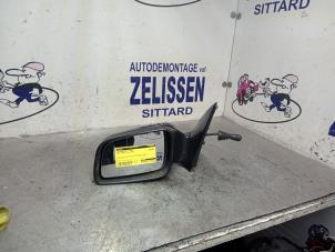 Używane Lusterko zewnetrzne lewe Opel Astra G Caravan (F35) 1.6 16V Cena € 26,25 Procedura marży oferowane przez Zelissen V.O.F. autodemontage