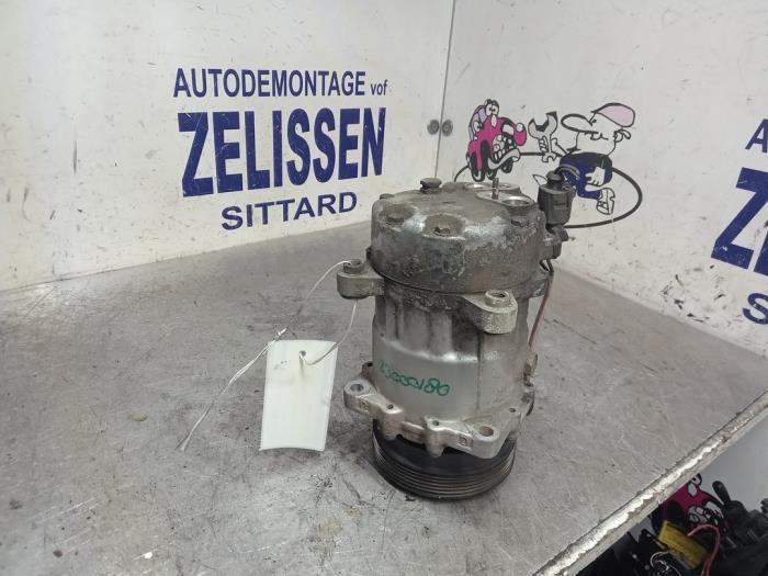 Usagé Compresseur de clim Seat Leon (1M1) 1.6 16V Prix € 99,75 Règlement à la marge proposé par Zelissen V.O.F. autodemontage