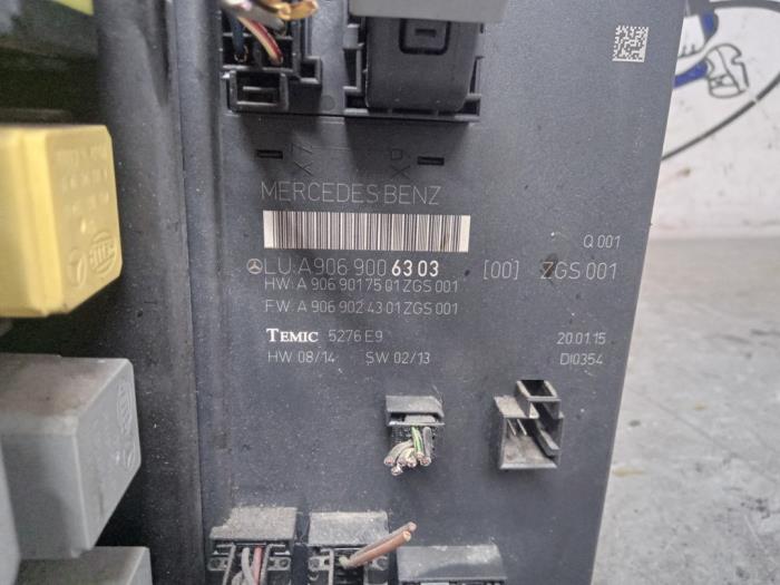 Fuse box Volkswagen Crafter 2.0 TDI 16V A9069017501ZGS001 TEMIC