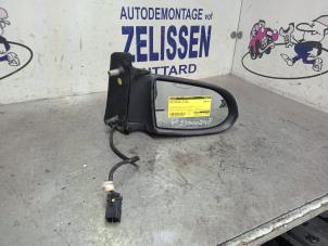 Usagé Rétroviseur extérieur droit Opel Zafira (F75) 1.8 16V Prix € 31,50 Règlement à la marge proposé par Zelissen V.O.F. autodemontage