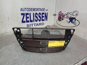 Used Storage compartment BMW 7 serie (E65/E66/E67) 730d,Ld 3.0 24V Price € 63,00 Margin scheme offered by Zelissen V.O.F. autodemontage