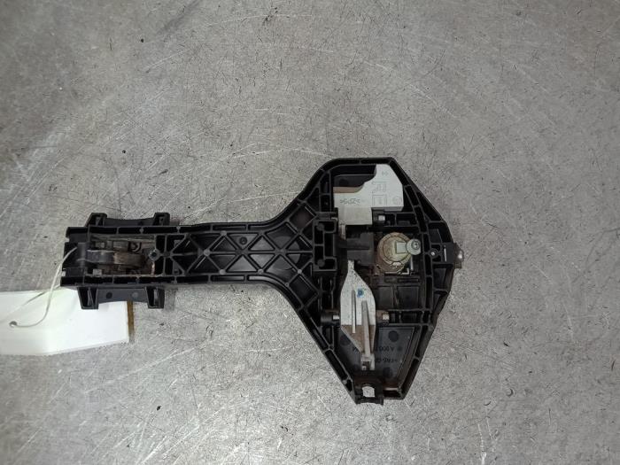 Uchwyt tylnych drzwi samochodu dostawczego z Volkswagen Crafter 2.0 TDI 16V 2015
