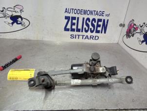 Used Wiper motor + mechanism Toyota Aygo (B10) 1.4 HDI Price € 36,75 Margin scheme offered by Zelissen V.O.F. autodemontage