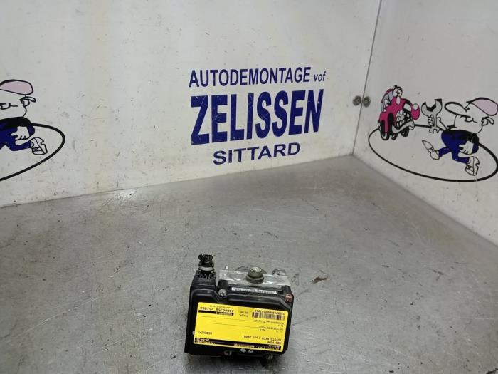 Begagnade ABS-pump Toyota Aygo (B10) 1.4 HDI Pris € 99,75 Marginaltabell erbjuds av Zelissen V.O.F. autodemontage