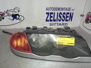 Używane Reflektor prawy BMW 3 serie Touring (E46/3) 318i Cena € 52,50 Procedura marży oferowane przez Zelissen V.O.F. autodemontage