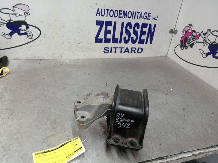 Used Engine mount Peugeot 308 (4A/C) 1.6 HDi 16V Price € 36,75 Margin scheme offered by Zelissen V.O.F. autodemontage