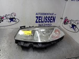 Used Headlight, left Renault Megane II Grandtour (KM) 2.0 16V Price € 78,75 Margin scheme offered by Zelissen V.O.F. autodemontage