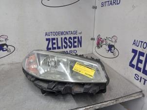 Gebrauchte Scheinwerfer rechts Renault Megane II Grandtour (KM) 2.0 16V Preis € 31,50 Margenregelung angeboten von Zelissen V.O.F. autodemontage