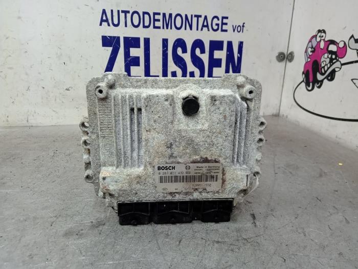 Engine management computer from a Opel Movano (4A1; 4A2; 4B2; 4B3; 4C2; 4C3) 2.5 CDTI 2004