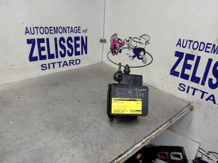 Usagé Bloc ABS Volkswagen Polo IV (9N1/2/3) 1.4 FSI 16V Prix € 78,75 Règlement à la marge proposé par Zelissen V.O.F. autodemontage
