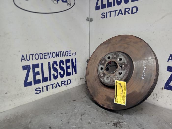 Rear brake disc from a BMW 7 serie (G11/12) 750i,Li XDrive V8 32V 2015