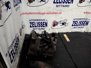 Używane Skrzynia biegów Volkswagen Polo IV (9N1/2/3) 1.4 FSI 16V Cena € 288,75 Procedura marży oferowane przez Zelissen V.O.F. autodemontage