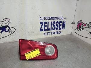 Usagé Feu arrière secondaire gauche Renault Laguna II (BG) 2.0 16V Prix € 47,25 Règlement à la marge proposé par Zelissen V.O.F. autodemontage