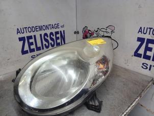 Używane Reflektor lewy Citroen C1 1.0 12V Cena € 78,75 Procedura marży oferowane przez Zelissen V.O.F. autodemontage