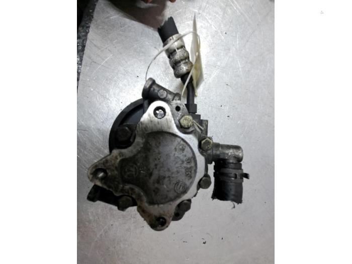 Pompe de direction d'un Mercedes-Benz E (W211) 2.7 E-270 CDI 20V 2002