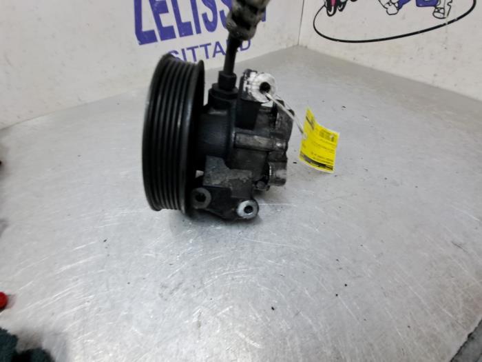 Pompe de direction d'un Mercedes-Benz E (W211) 2.7 E-270 CDI 20V 2002