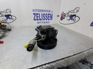 Używane Pompa wspomagania kierownicy Mercedes E (W211) 2.7 E-270 CDI 20V Cena € 99,75 Procedura marży oferowane przez Zelissen V.O.F. autodemontage