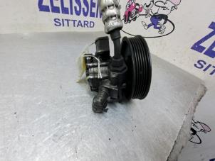 Pompe de direction d'un Mercedes-Benz E (W211) 2.7 E-270 CDI 20V 2002