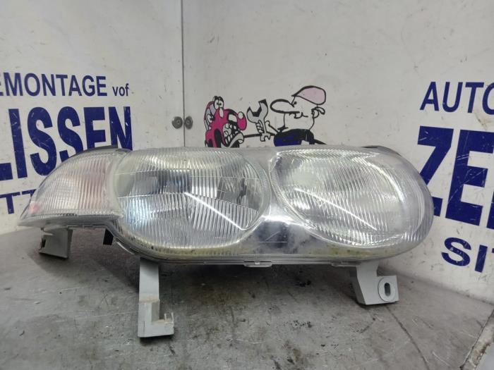 Używane Reflektor prawy Rover 45 1.6 16V Cena € 47,25 Procedura marży oferowane przez Zelissen V.O.F. autodemontage